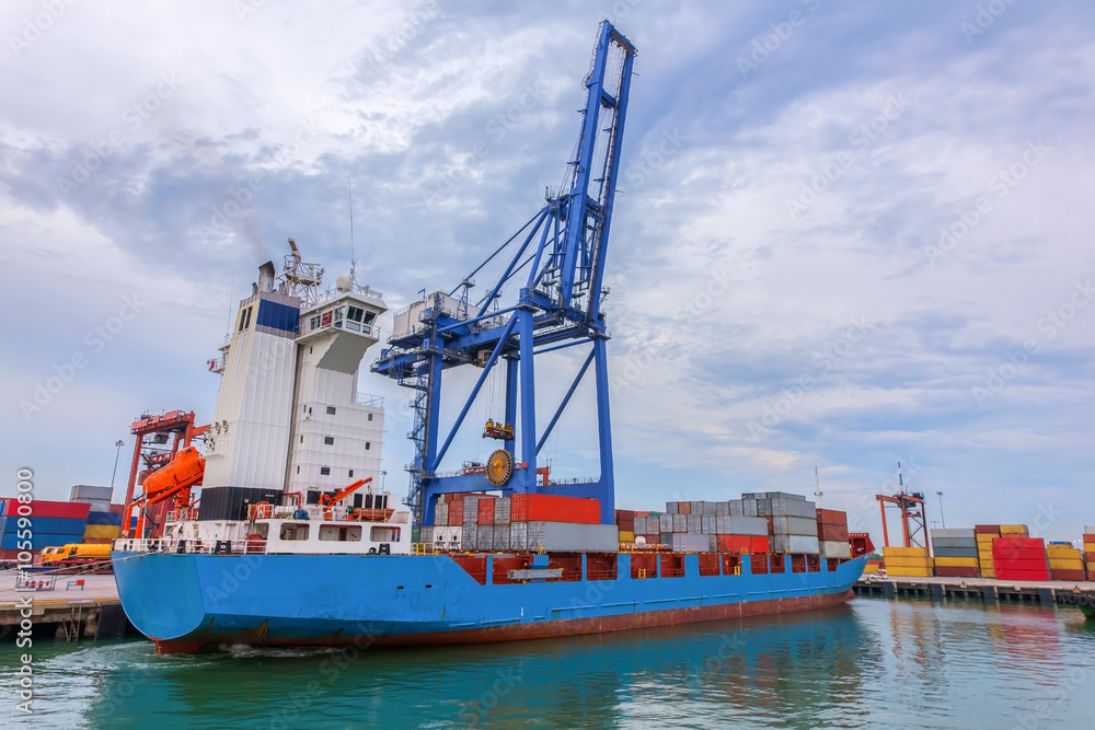 Shipping port Shipping port