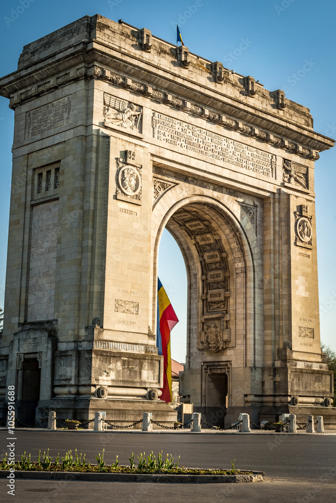 Arcul de Triumf ( Arch of Triumph ) is a triumphal arch located in the northern part of Bucharest, on the Kiseleff Road. Was build for the Heroes of the War of Independence and World War I.