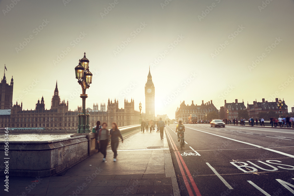 Obraz premium Westminster Bridge at sunset, London, UK
