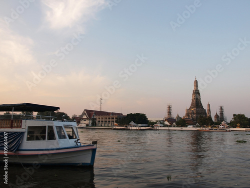 The view from the harbour of Wat Arun Rajwararam in the morning