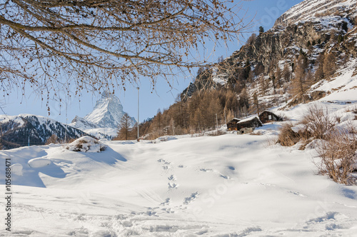 Zermatt, Dorf, Bergdorf, Walliser Dorf, Alpen, Schweizer Berge, Zmutt, Furi, Matterhorn, Winterwanderweg, Wanderweg, Wintersport, Winterferien, Winter, Wallis, Schweiz photo