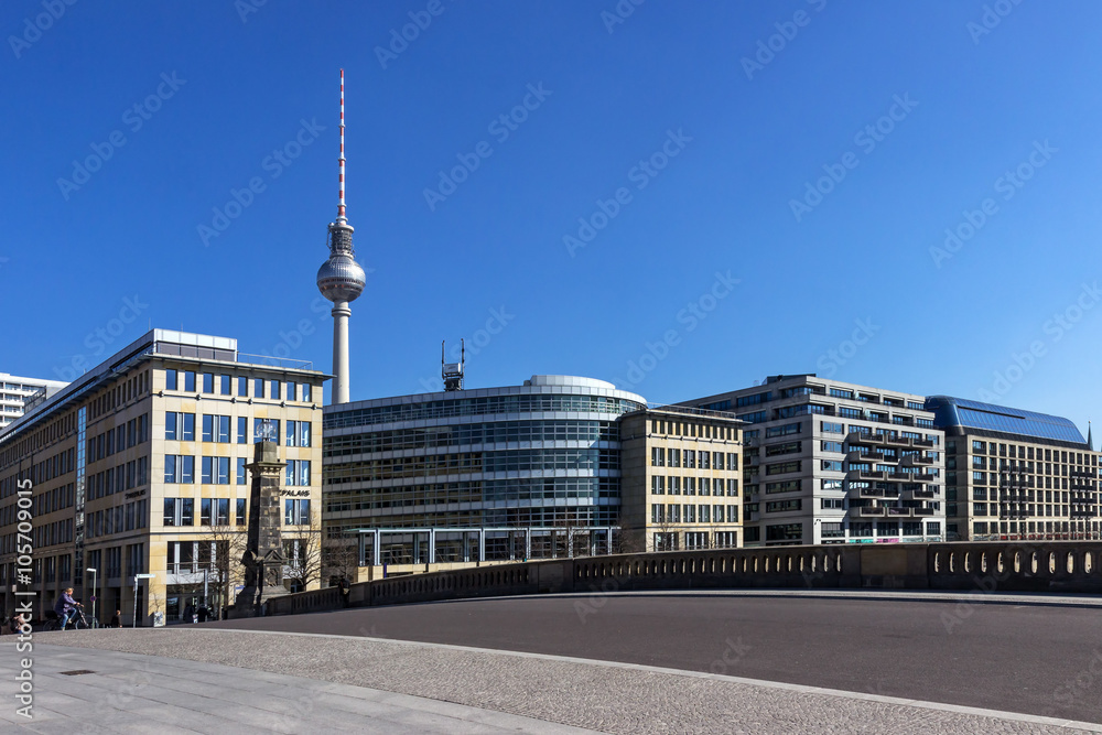 Obraz premium Berlin Fernsehturm Friedrichsbrücke