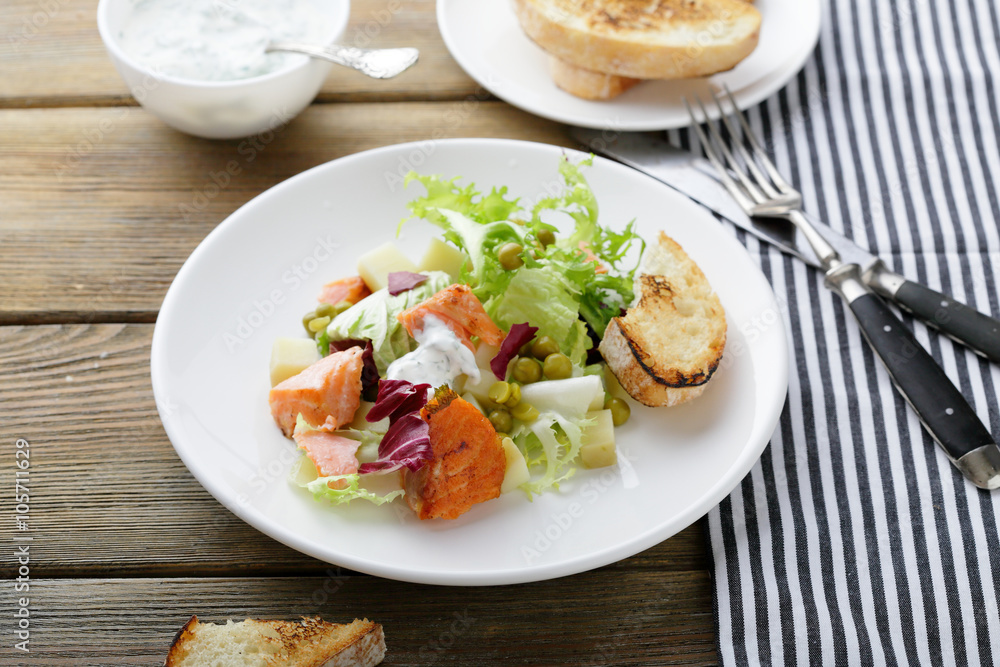 salmon salad with vegetables