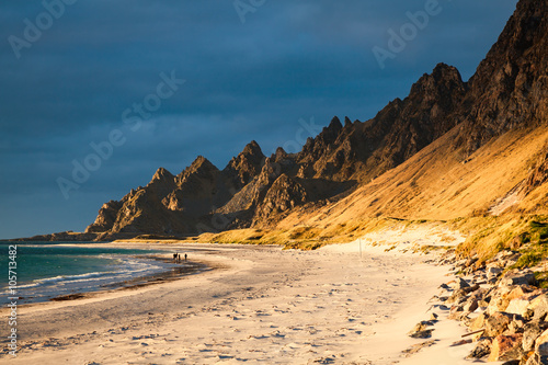 Abendlicht nach dem Regen, Strand von Bleik auf den Vesterålen