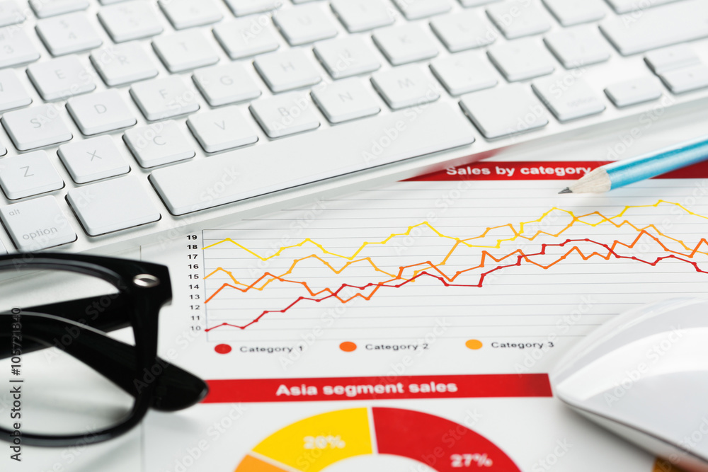 Obraz premium Preparing average sales report