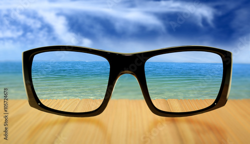Okulary nad jeziorem, pomost, morze, ocean.
