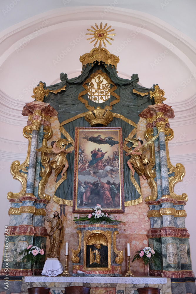 Obraz premium Altar in the Church of the Assumption of the Virgin Mary in Pakrac, Croatia 