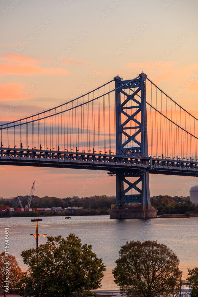 Fototapeta premium Ben Franklin Bridge in Philadelphia