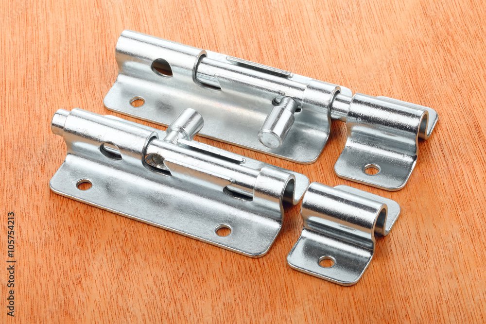 latch for the door latch for the door