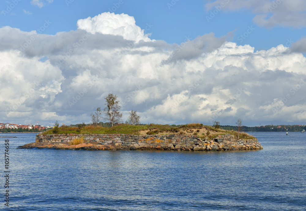 Helsinki shoreline is adorned by around 100 km of coast and over 300 islands of which many are accessible for recreational use