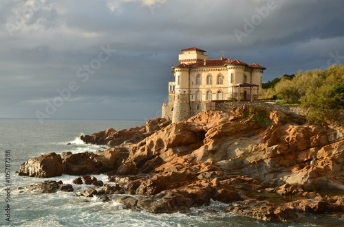 Fotografia Livorno,scogliera del Romito e castel Boccale.