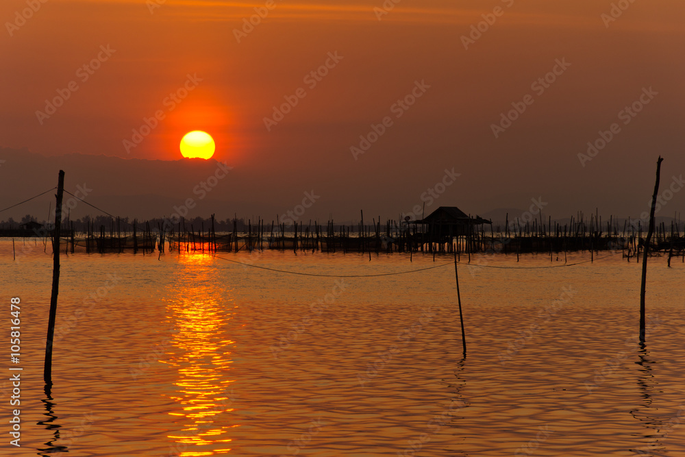 Obraz premium Sunset view with orange sky