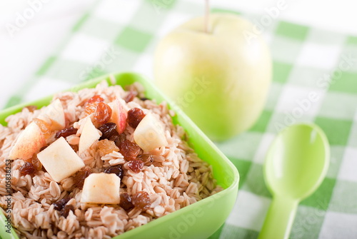 oatmeal with green apple