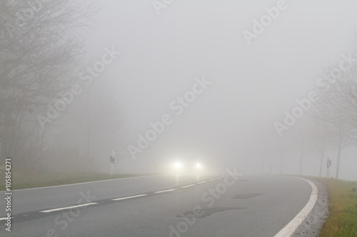 Straße im Nebel