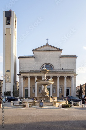 Pontedera,Fontana presso il Duomo.