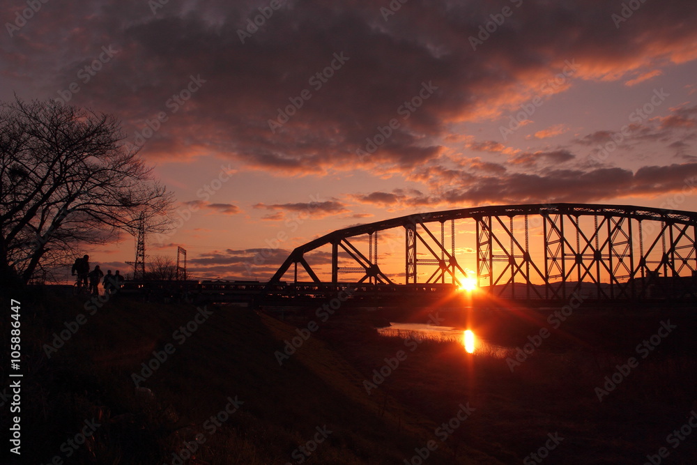 Naklejka premium 京都 観月橋の夕景