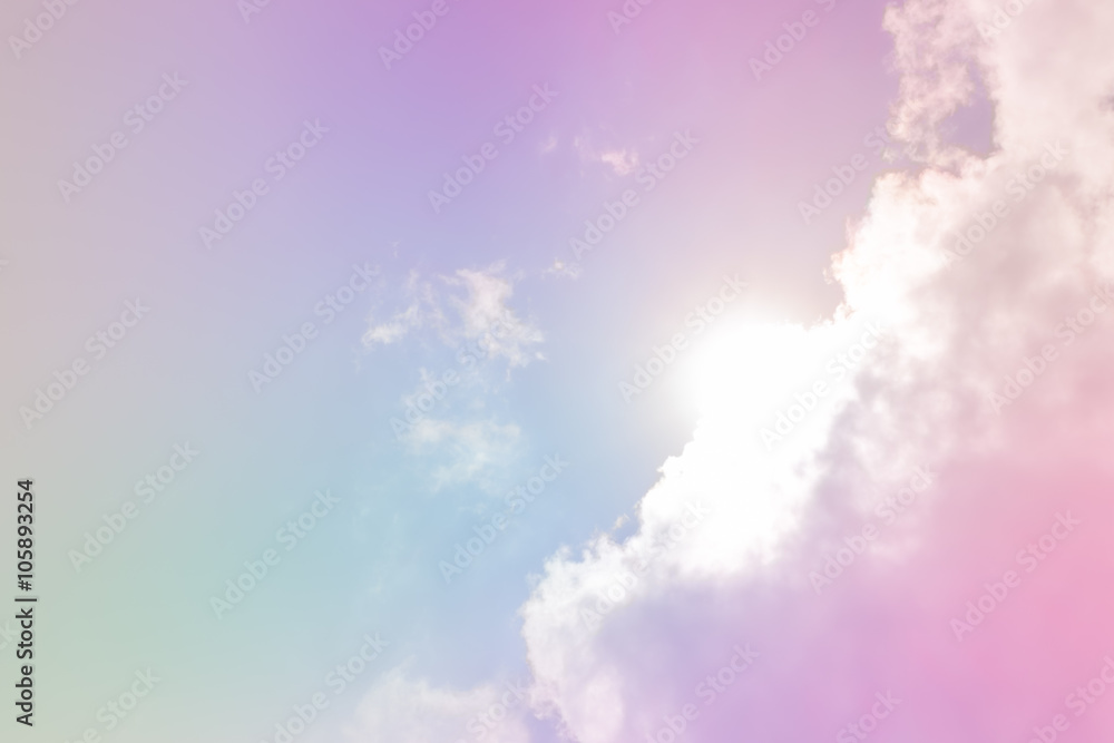 Naklejka premium Dreamy filter : Blue sky with sun behind big cloud