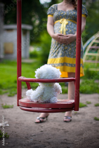 Wallpaper Mural Pregnant woman belly support Torontodigital.ca