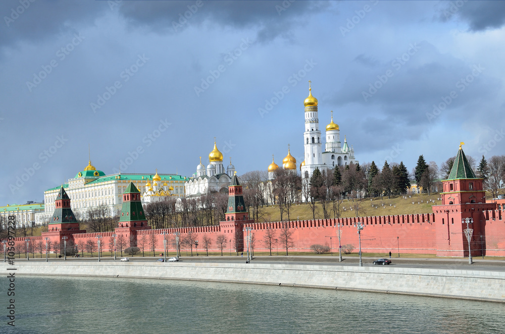 Московский Кремль в облачный день
