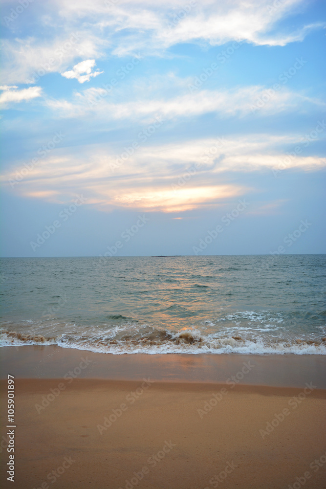 Fototapeta premium Beautiful ocean and beach