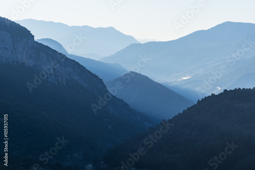 dağ silsilesi & dağ topluluğu © emerald_media