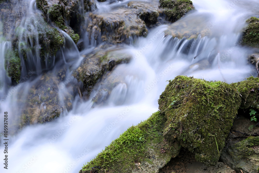 Fototapeta premium Tinny Waterfal 