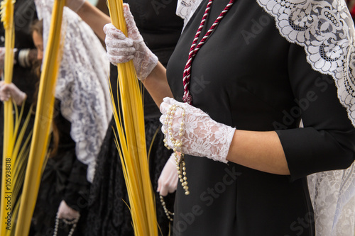 mujer española mantilla en semana santa photo