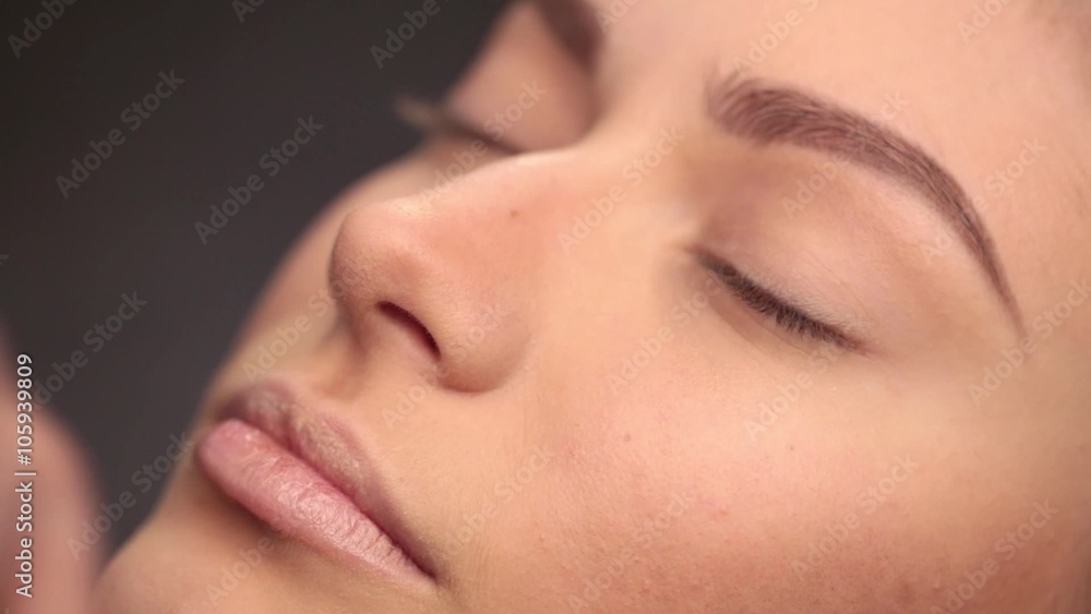Master makes professional makeup Master makes professional makeup
