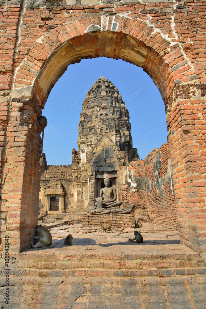 Wat Phra Sri Rattana Mahathat in Lopburi, Thailand/The ancient temple was built by Khmer architecture in the Bayon style
