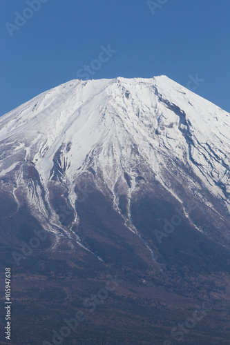 朝霧高原付近から見た富士山   © Yoshinori Okada