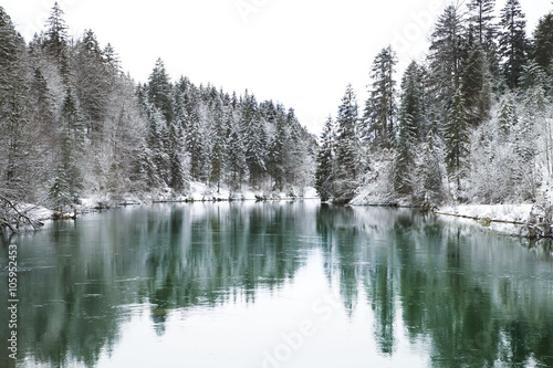 Fototapeta Naklejka Na Ścianę i Meble -  Winter landscape with beautiful mountain lake, Austria.
