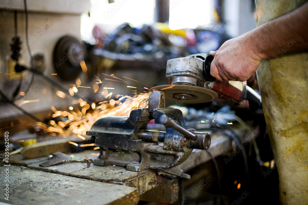 Master grinder grinds metal Master grinder grinds metal