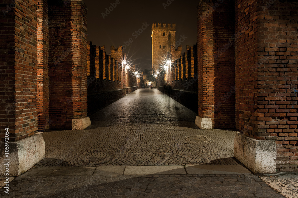 Castelecchio di sera, Verona, Italia