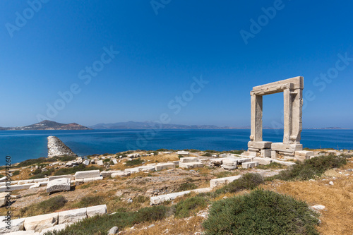 Fotomurale Amazing View of Agean sea and Portara, Apollo Temple Entrance, Naxos Island, Cyc