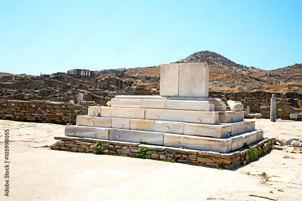 archeology  in delos greece the historycal acropolis and old rui