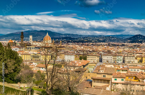 Breathtaking views of the buildings and churches of Florence © Vivida Photo PC