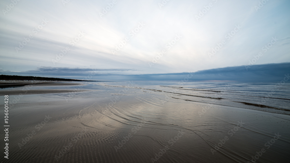 Fototapeta premium Beautiful sunset over the sea