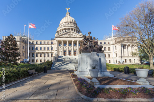 Obraz na plátne Mississippi State Capitol and Our Mothers Monument in Jackson,  Mississippi