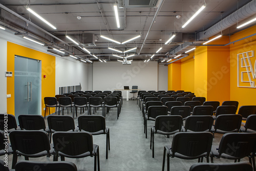 Modern conference hall © Andriy Bezuglov