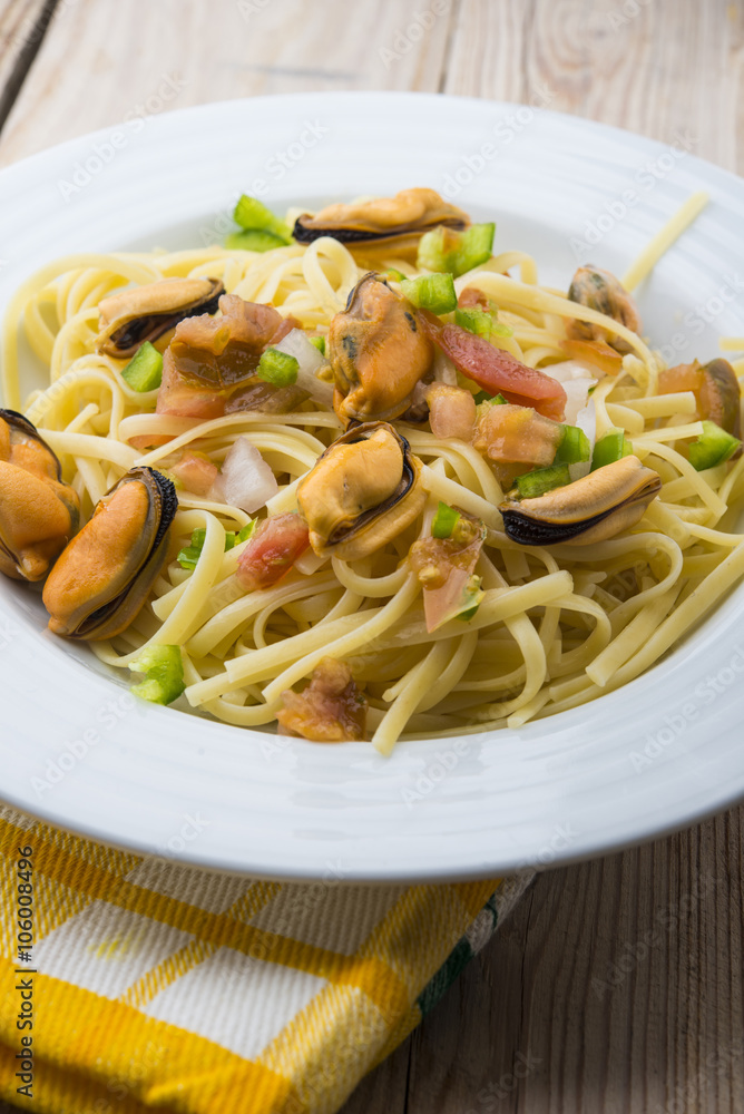 spaghetti with shrimp and mussel