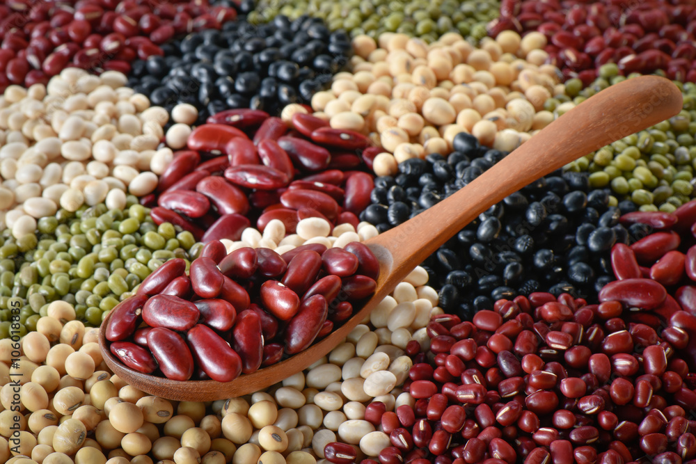 Shift Adzuki bean with wooden spoon Shift Adzuki bean with wooden spoon
