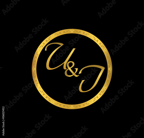 UI initial wedding in golden ring