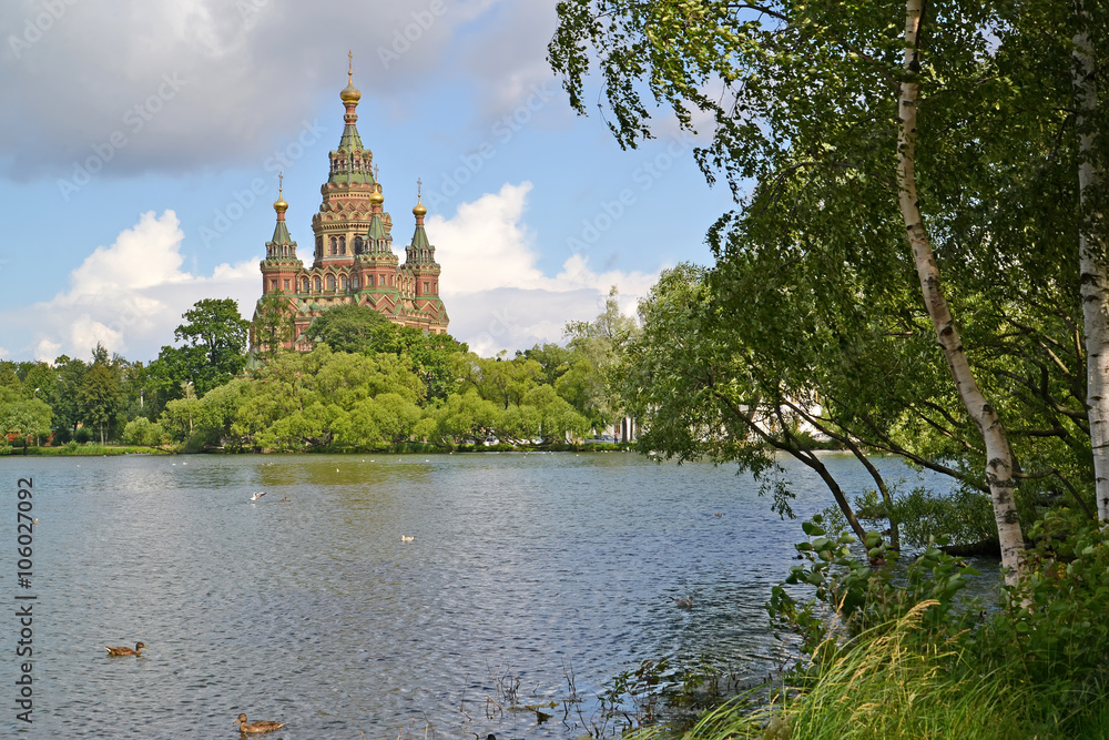 View of Holguin a pond in Kolonistsky park. Peterhof