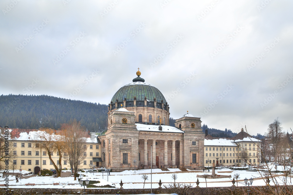 Blick auf das Kloster St. Blasius in St. Blasien, einem Kurort im Hochschwarzwald in Süddeutschland