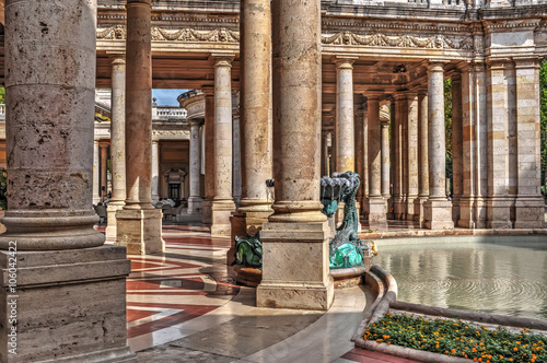 columns and pool