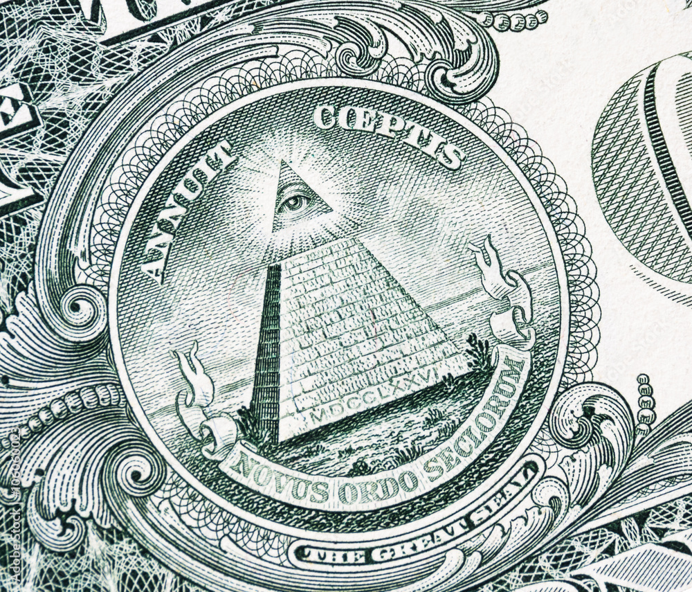 Naklejka premium all-seeing eye on the dollar 