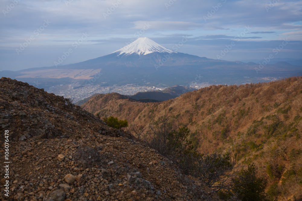 Fototapeta premium Mountain Fuji and cliff seen from Mountain Mitsutoge