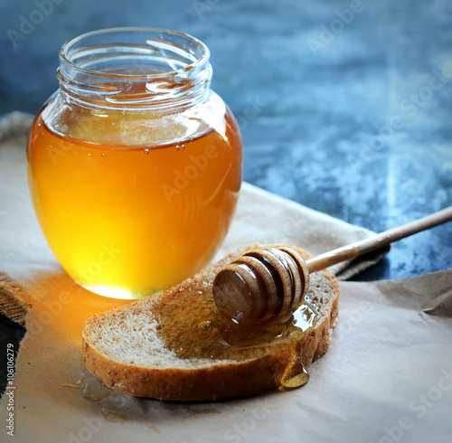 honey dipper and bread