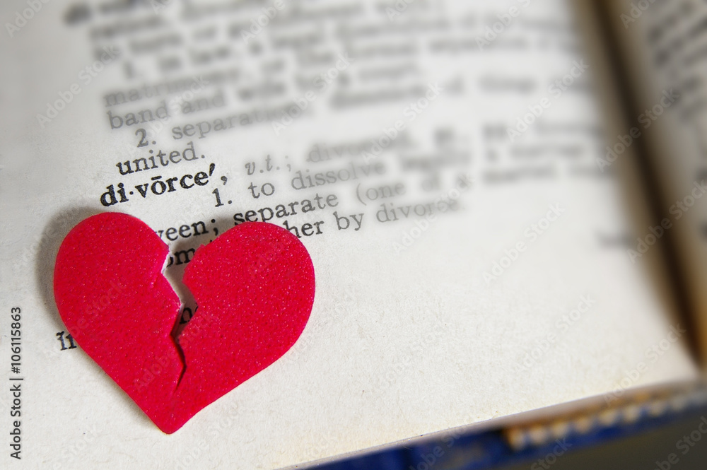 Fototapeta premium heart divorce definition