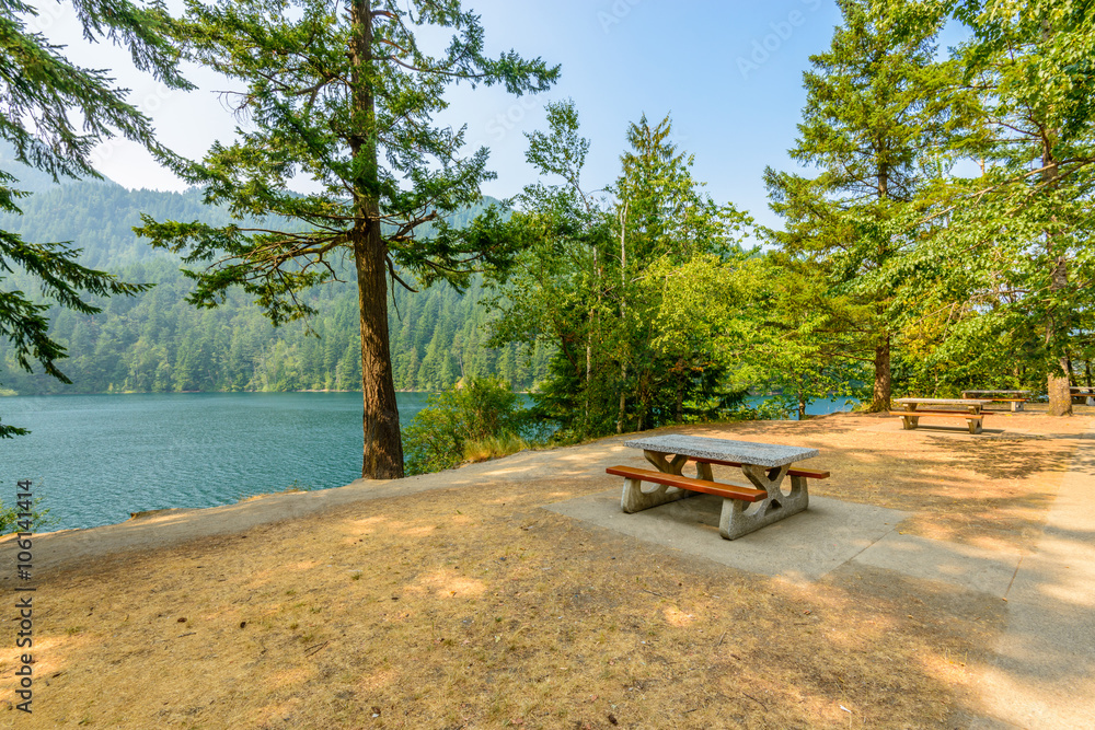 Εκτύπωση καμβά A picnic table with gorgeous view at Lake Of The Woods, British Columbia, Canada